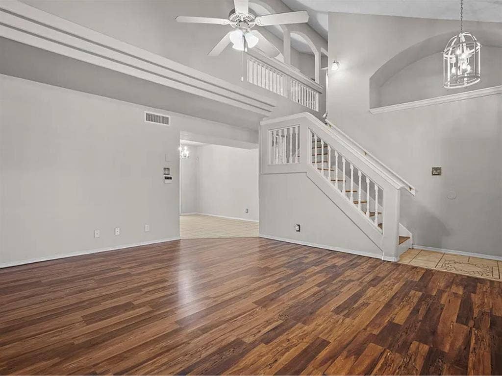 HOUSE FOR RENT