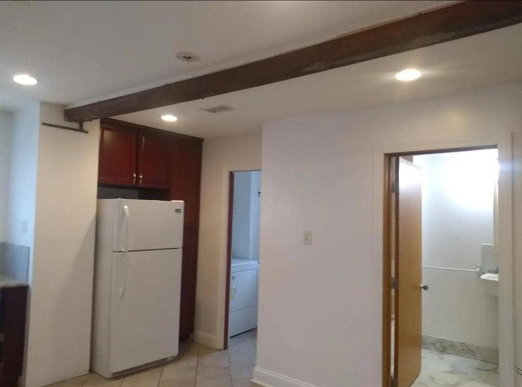 HOUSE FOR RENT