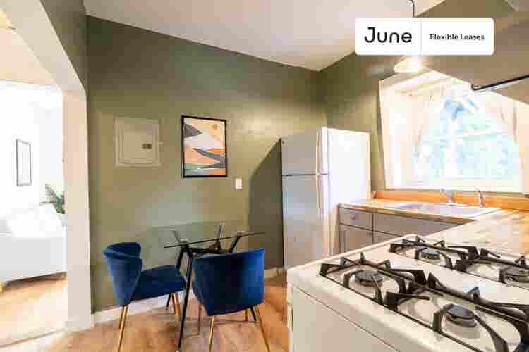 2 BR in Boston