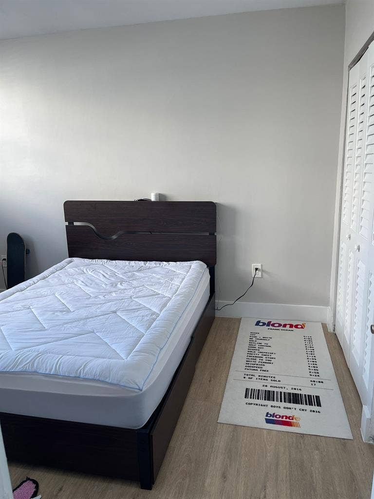 Room for Rent – Female Only