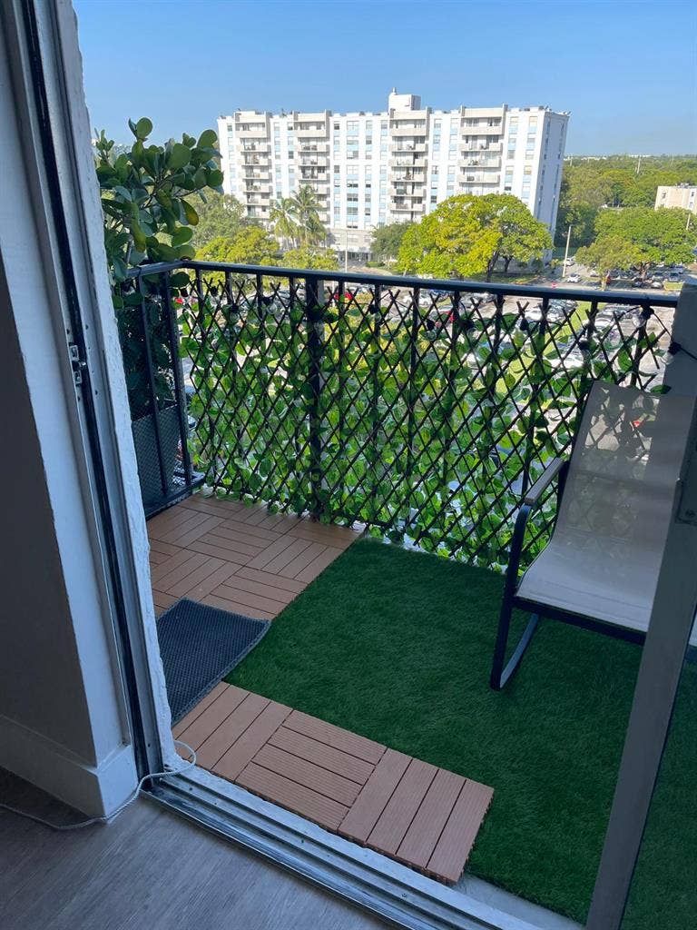 Room for Rent – Female Only