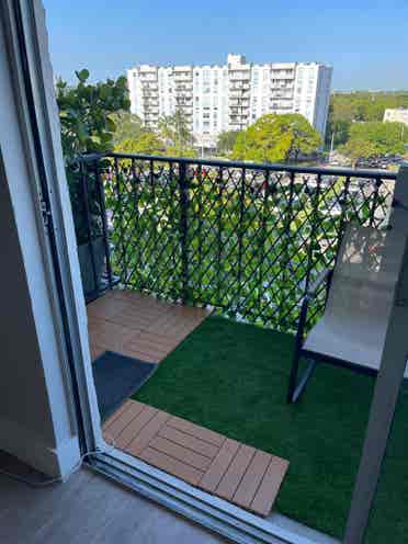 Female Roommate Wanted – High Vibes