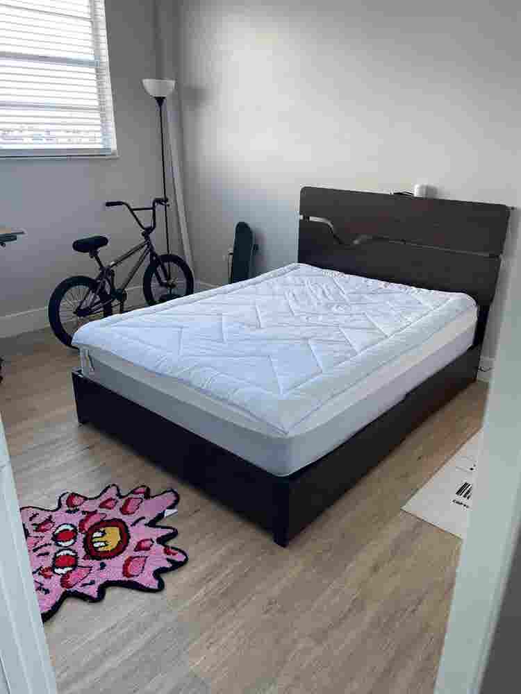 Room for Rent – Female Only