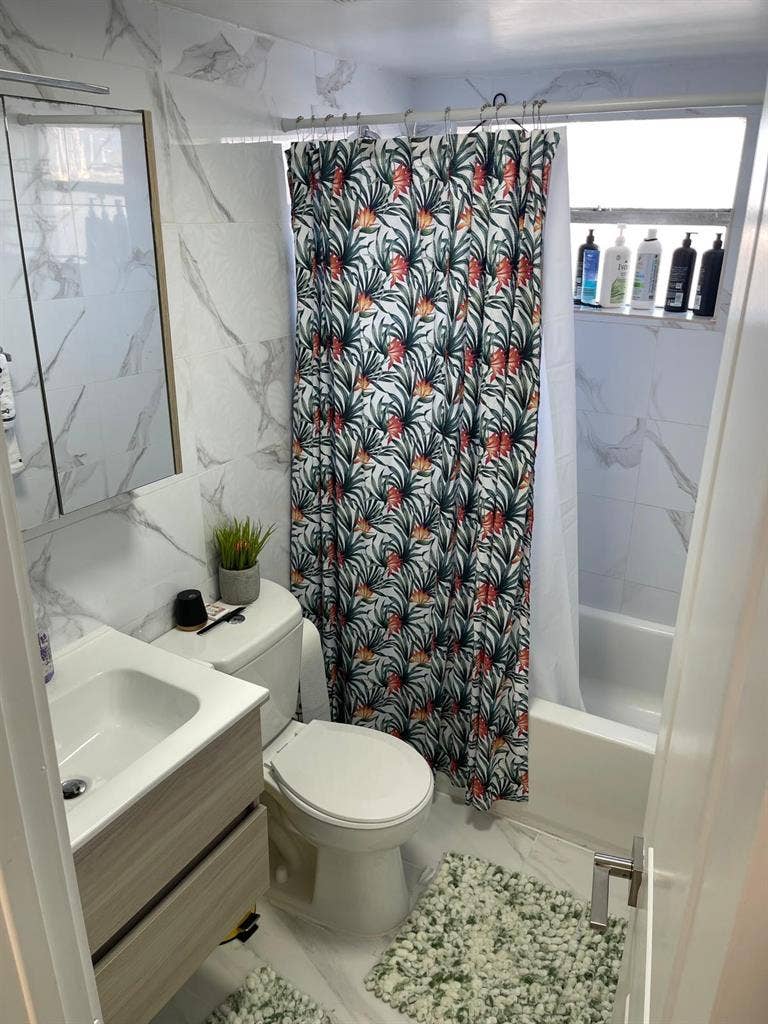 Female Roommate Wanted – High Vibes