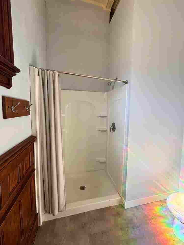 Lyons  Bath Unit
