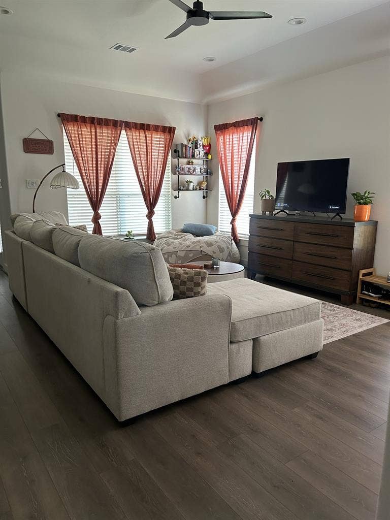 Need roommate for 6 months