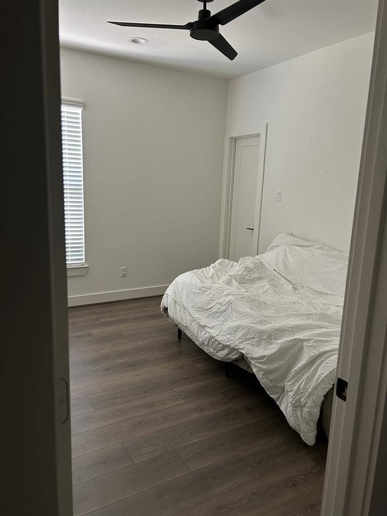 Need roommate for 6 months