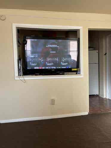 1 Available Large bedroom