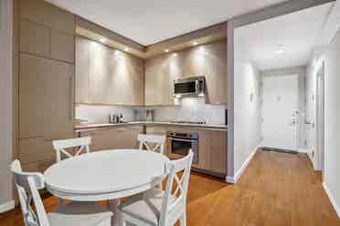 ✨Furnished w/ Private Bath-Midtown✨