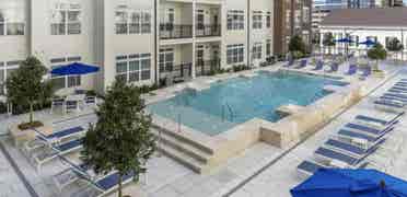 NEW!! Clean and Easy to Live With