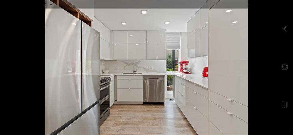 Two rooms for rent in Condo