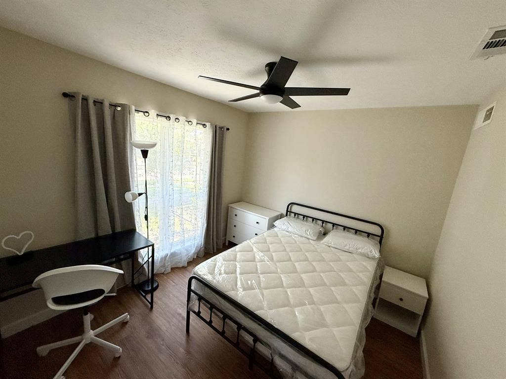 Furnished room & private bathroom
