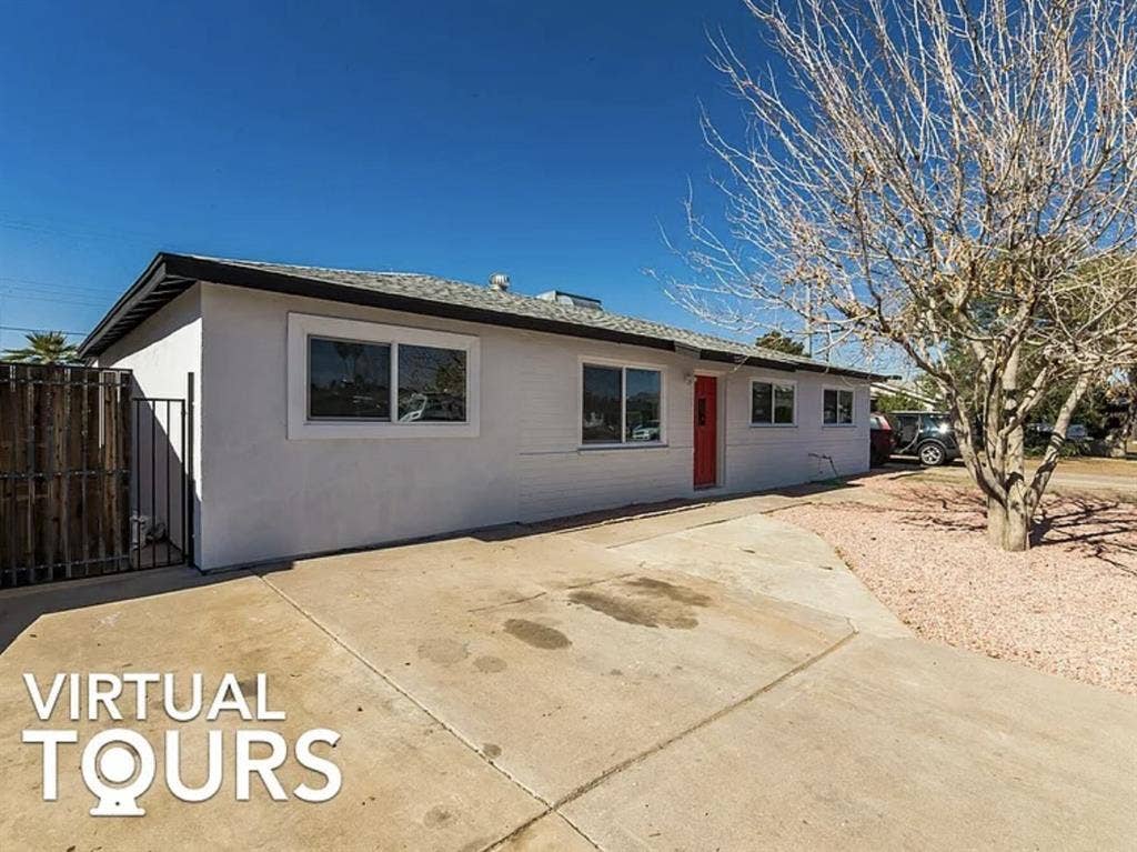 Room for rent  month Central PHX