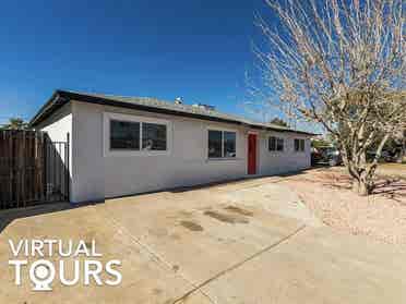Room for rent  month Central PHX