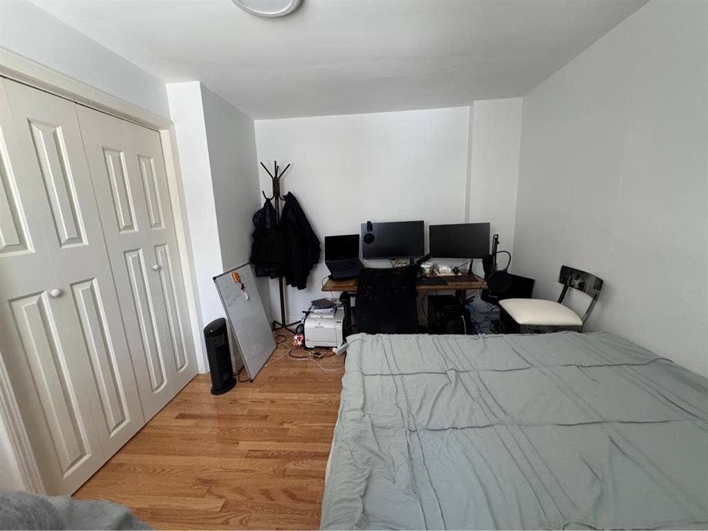 Rent room for female
