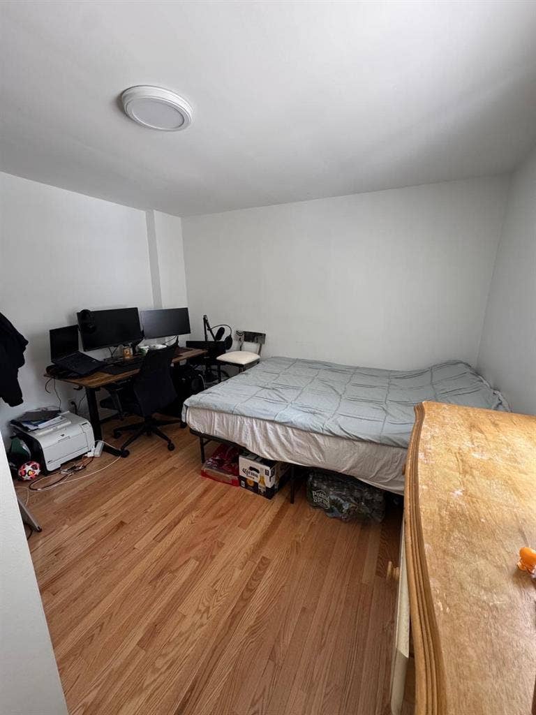 Rent room for female