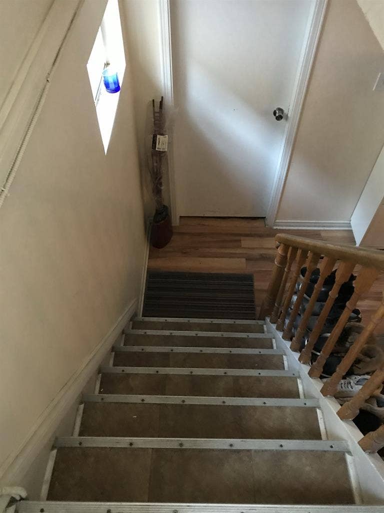 Basement room for rent Oct/