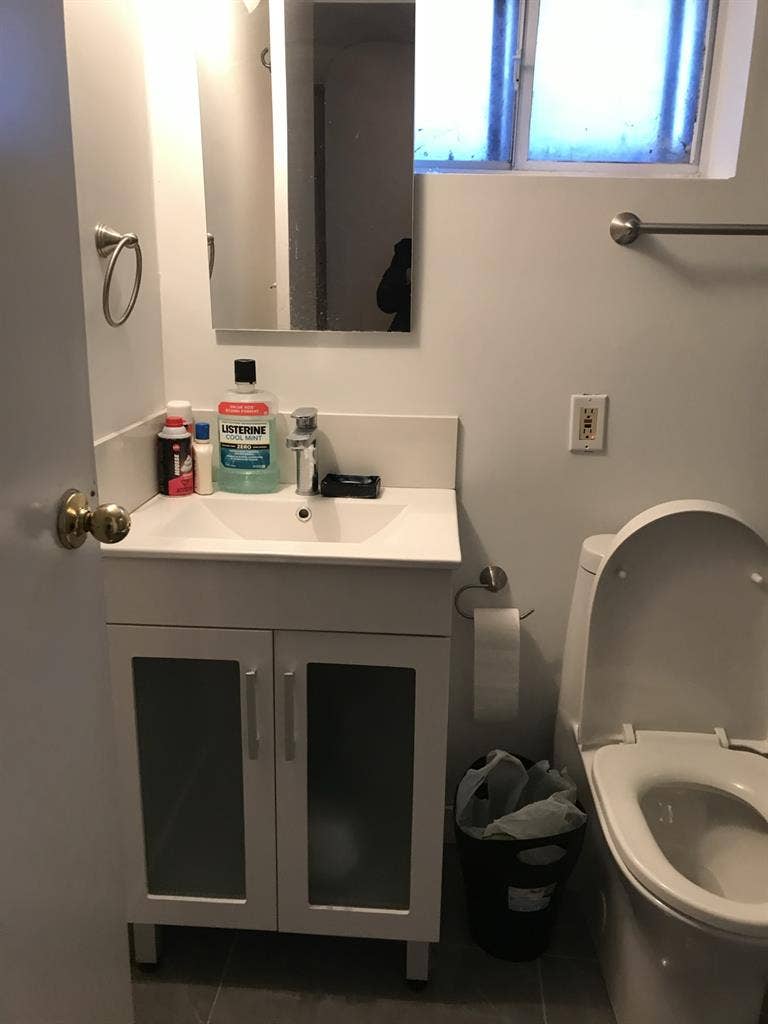Basement room for rent Oct/