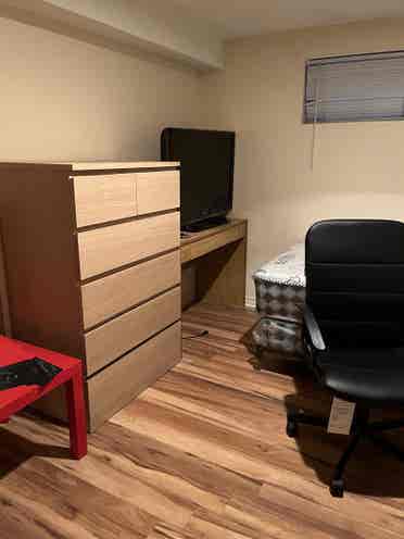 Basement room for rent Oct/