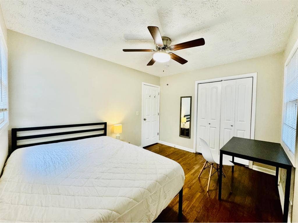 Large room for rent