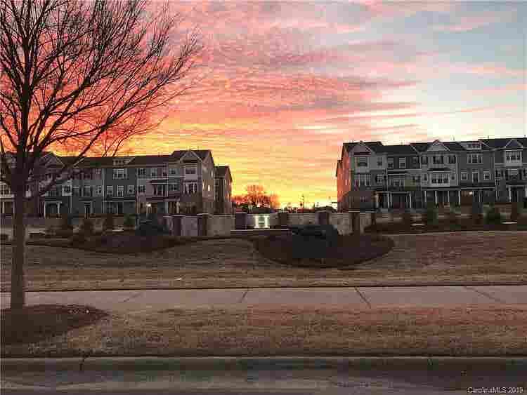 3 BR in Charlotte