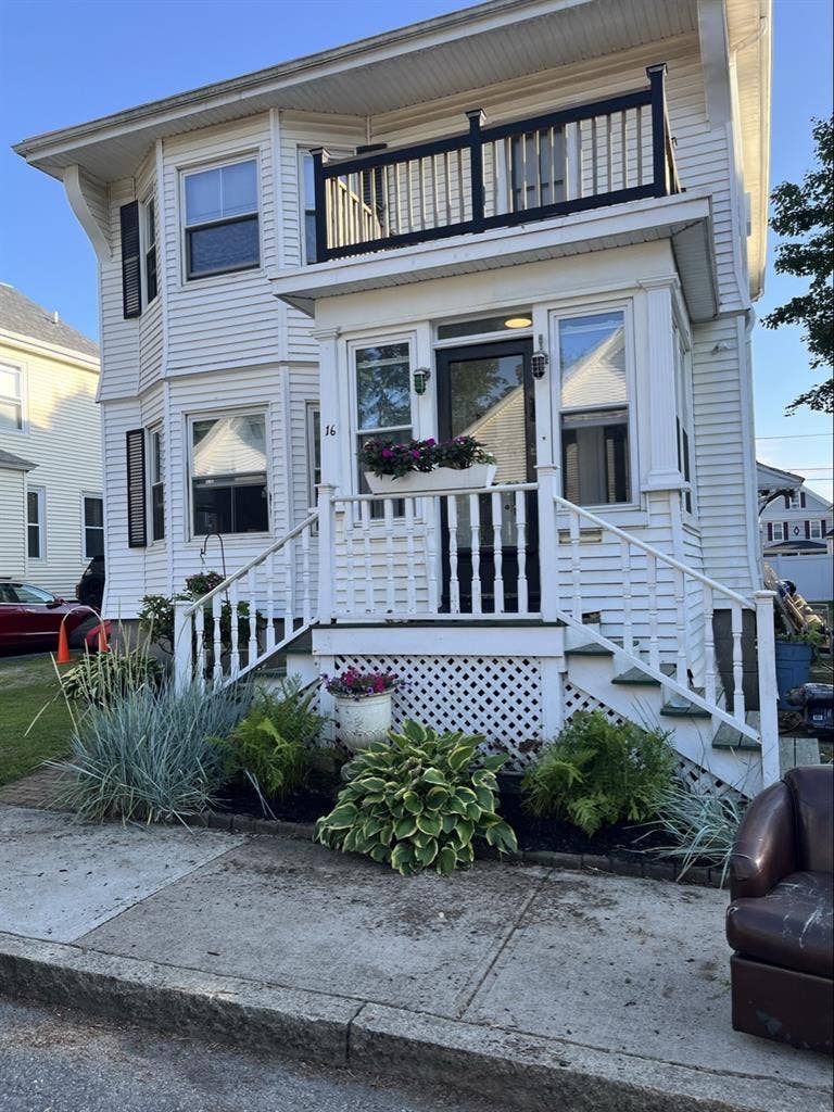 2 bedroom first floor apartment
