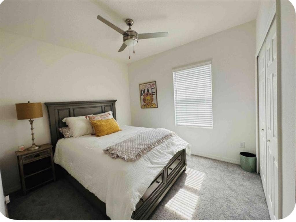 Room + Private Bath, Avail mid Dec!