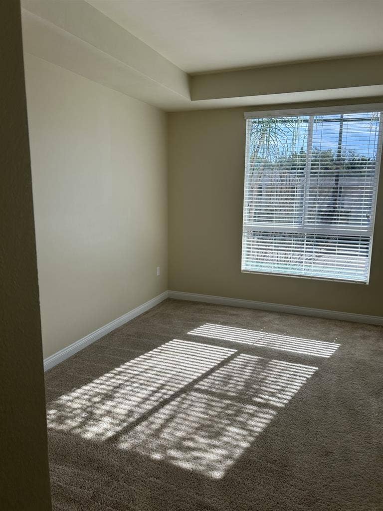 Lovely large private room + bath