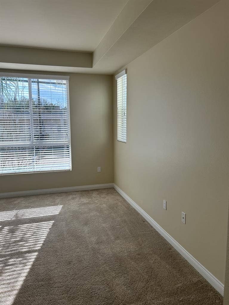 Lovely large private room + bath