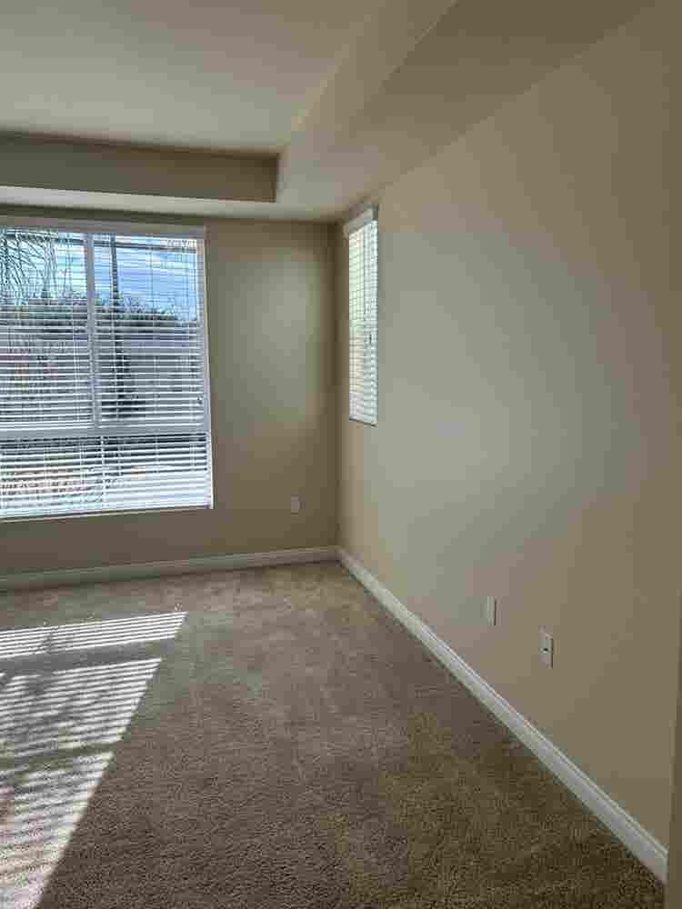 Lovely large private room + bath