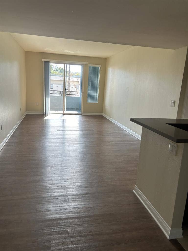 Lovely large private room + bath