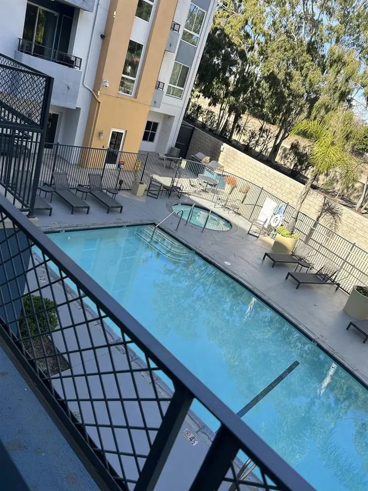 Lovely large private room + bath