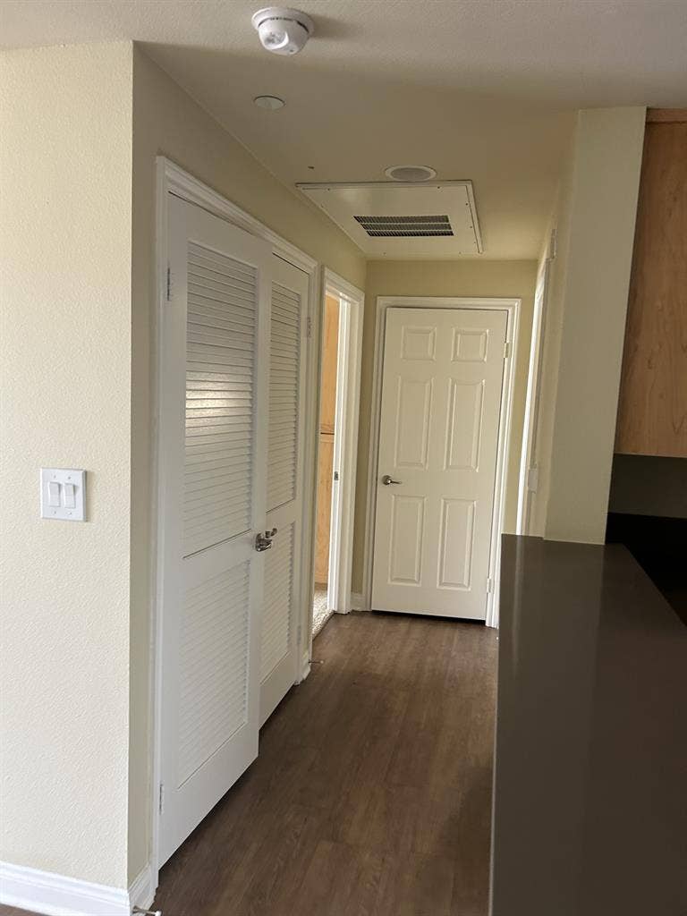 Lovely large private room + bath