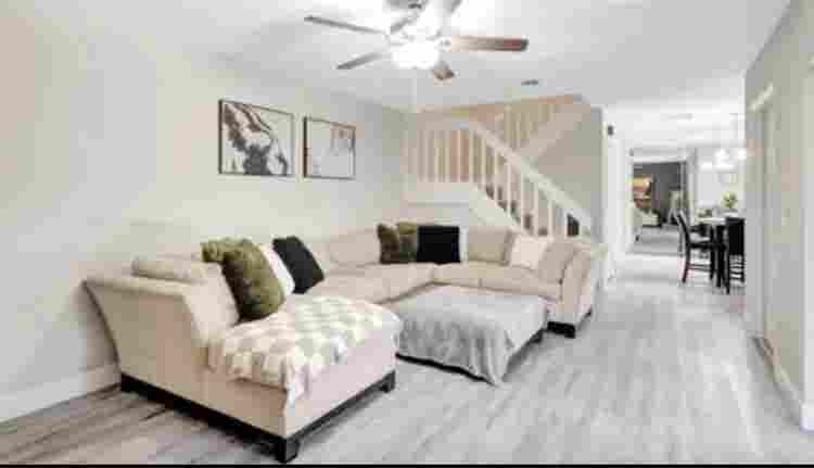 Renting priv room/bath in !