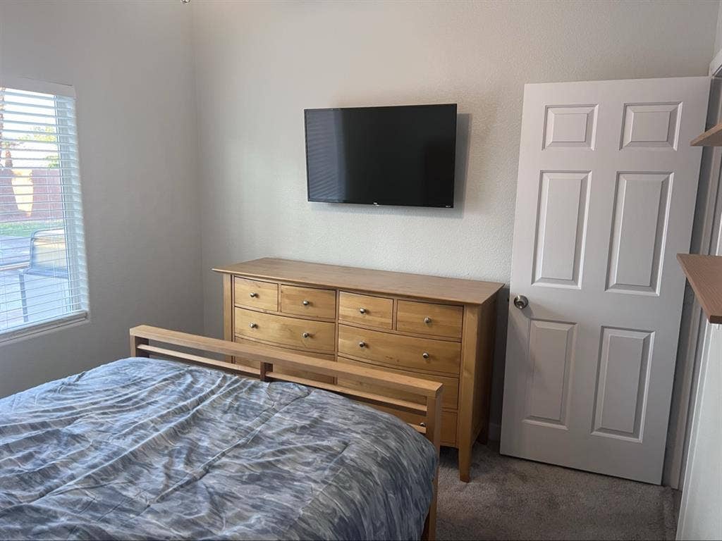 Private Bedroom/Bathroom