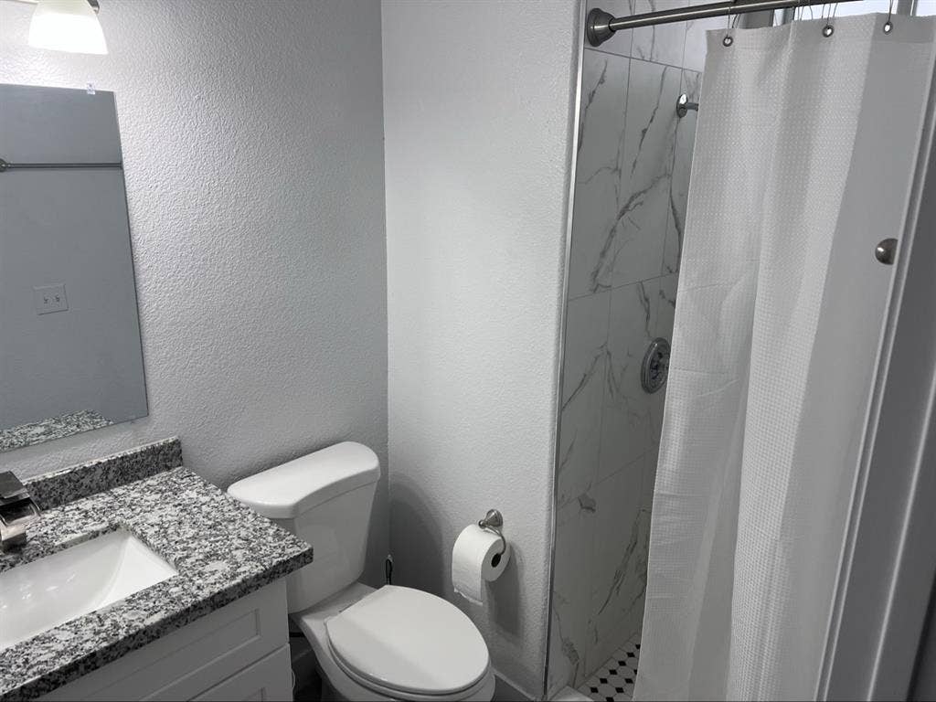 Private Bedroom/Bathroom