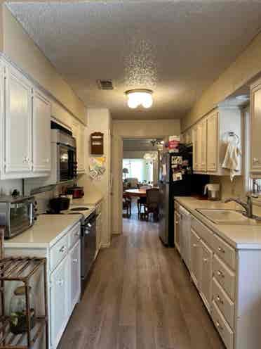 🏡 Fully furnished Shared Room