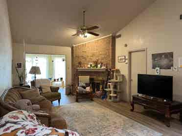 🏡 Fully furnished Shared Room