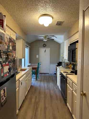 🏡 Fully furnished Shared Room