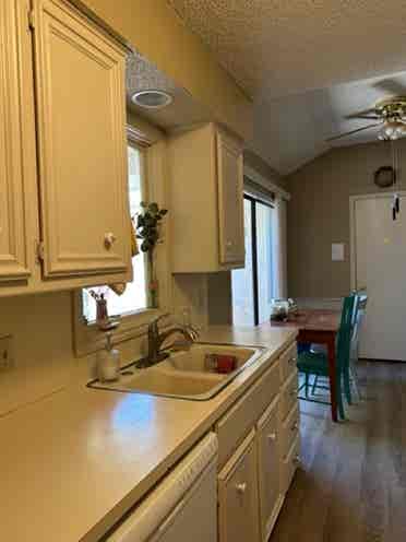 🏡 Fully furnished Shared Room
