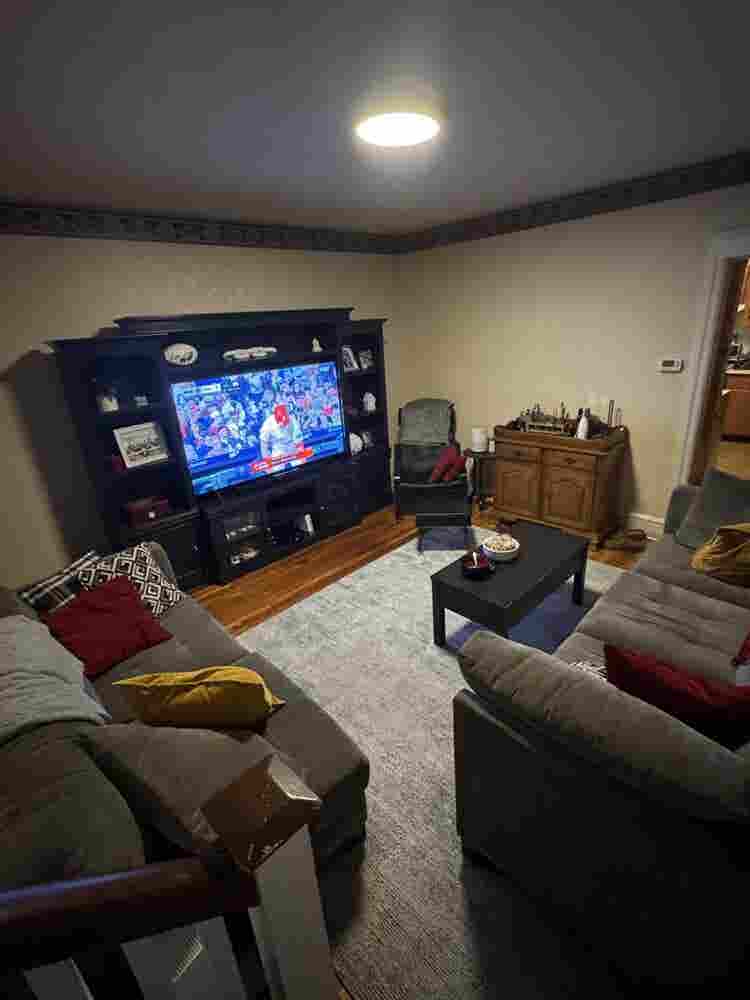 Room– Manayunk- Move-In Ready Now