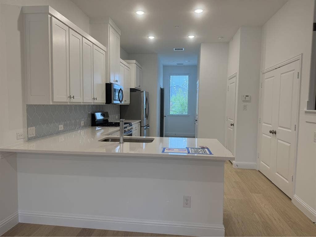 Room for share - Grand Prairie, TX