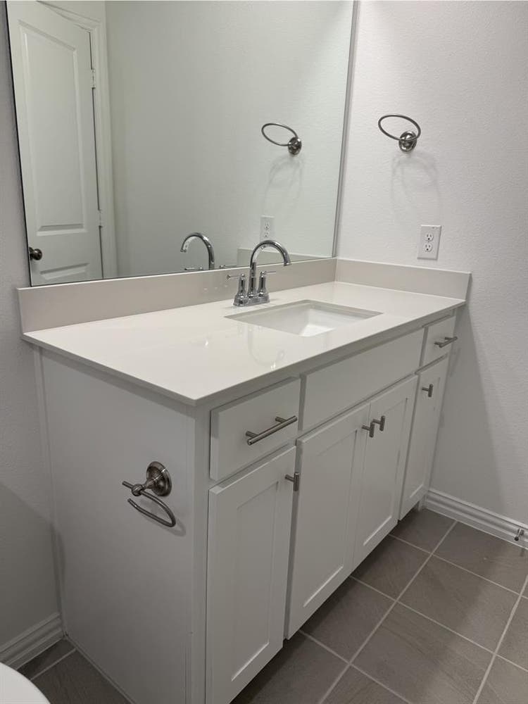 Room for share - Grand Prairie, TX