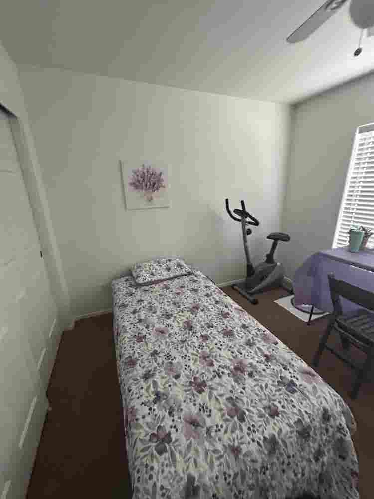 Room for Rent in Nice Neighborhood