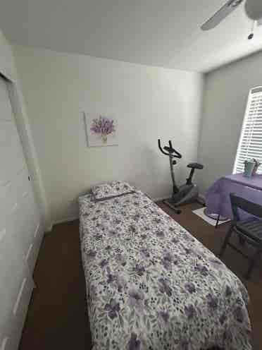 Room for Rent in Nice Neighborhood