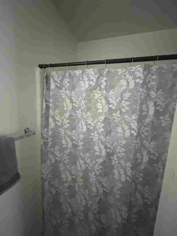 Room for Rent in Nice Neighborhood