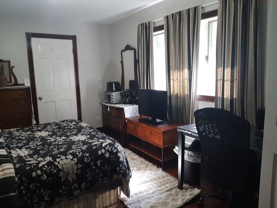 Clean quiet and comfy ROOM for rent