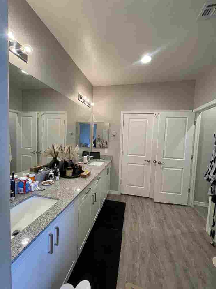 ✨Master bedroom available ✨