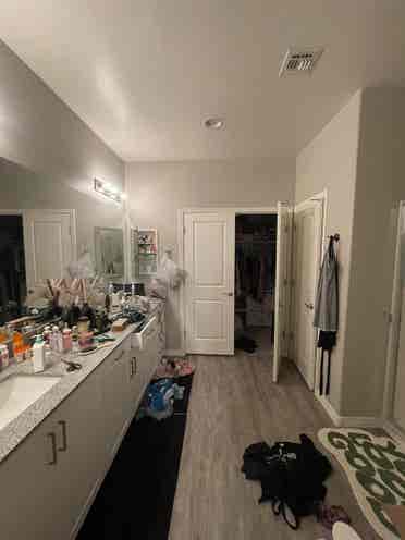 ✨
Master bedroom available ✨