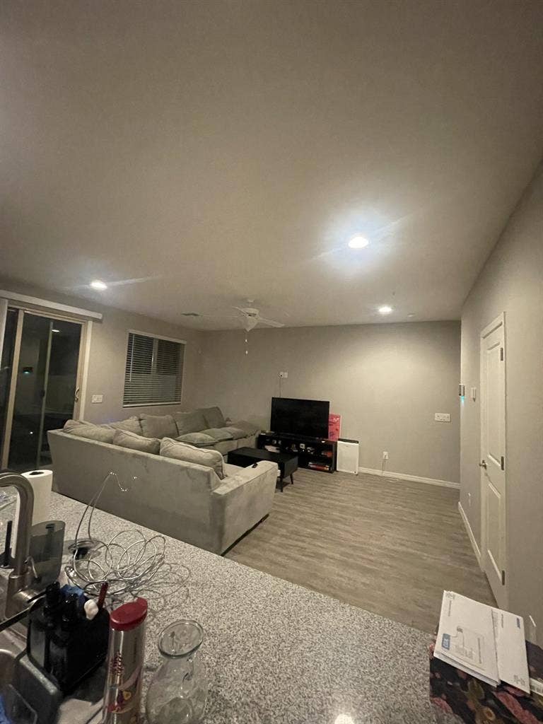✨
Master bedroom available ✨